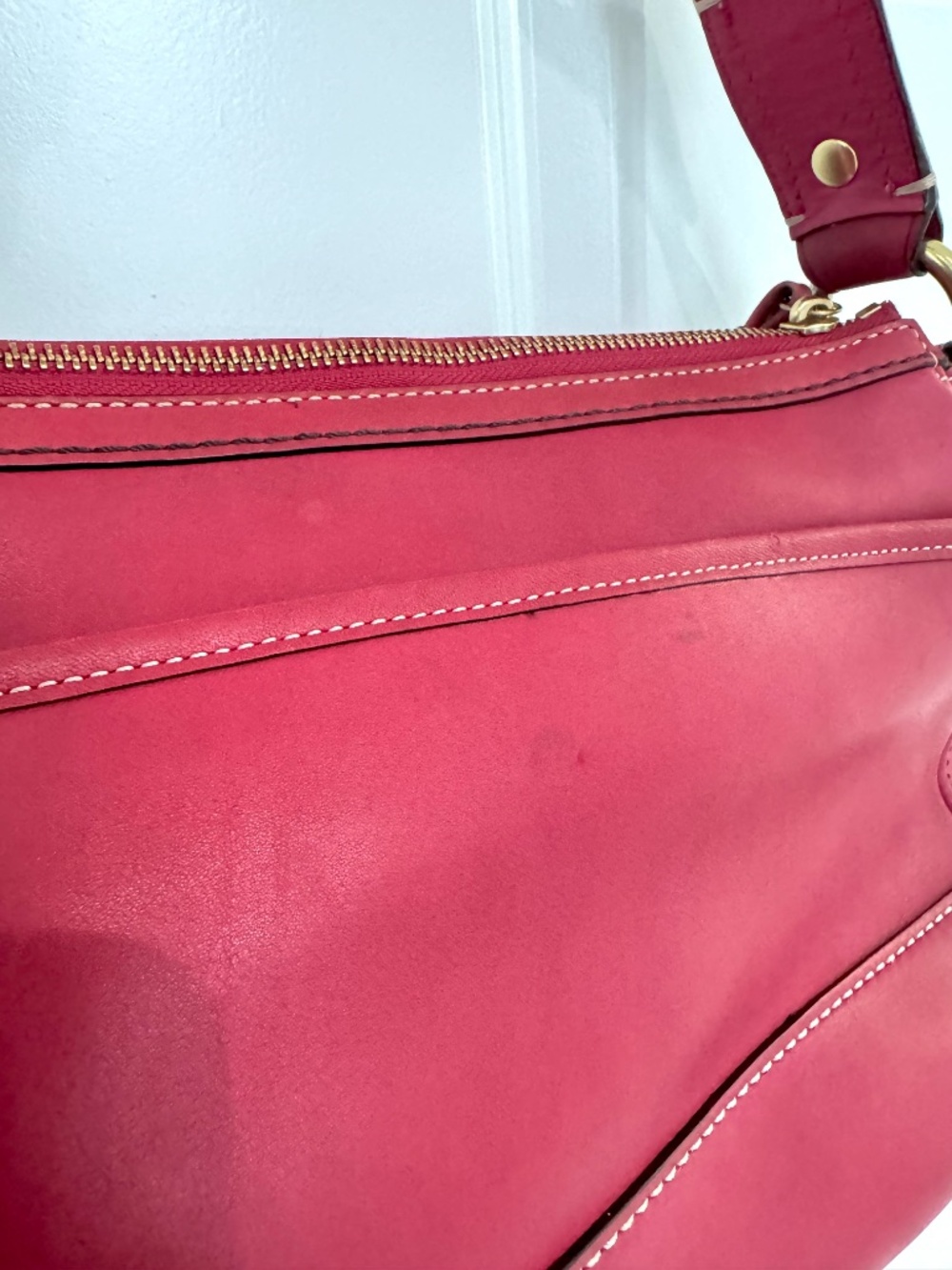 Vintage Coach Double Turnlock in Raspberry - Picture 5 of 6